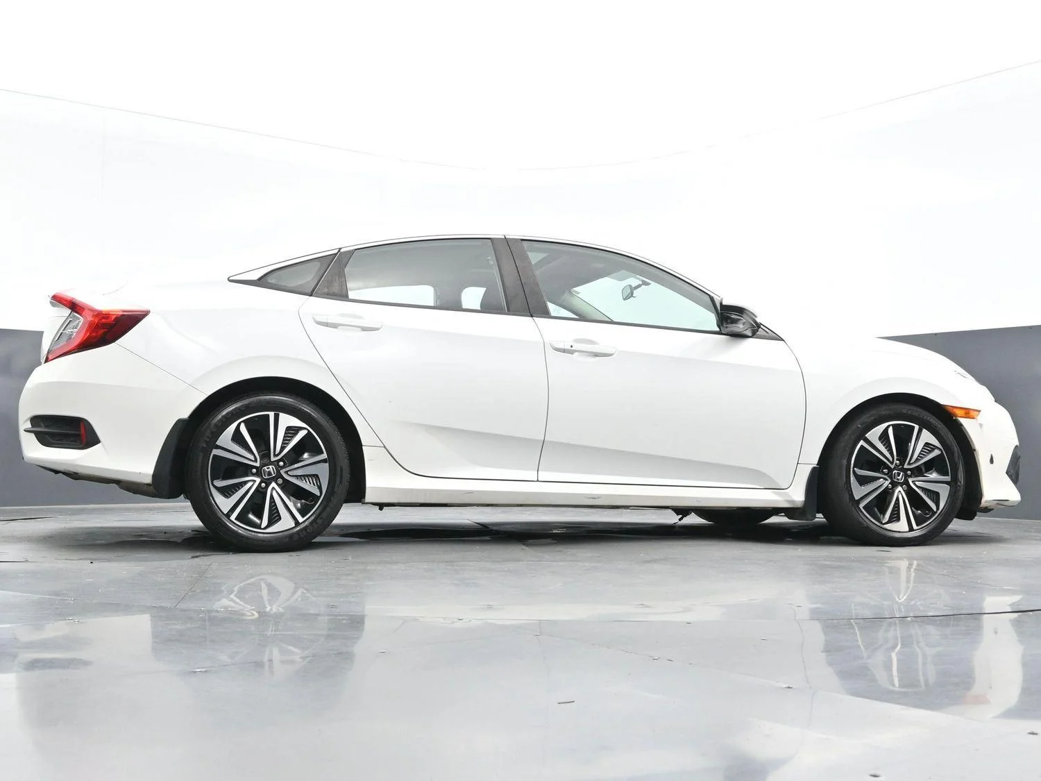 Used 2016 White Orchid Pearl Honda EX-T image 43