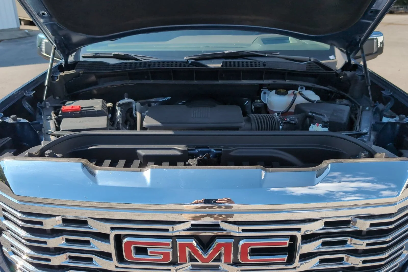 Used 2025 Downpour Metallic GMC Denali image 29