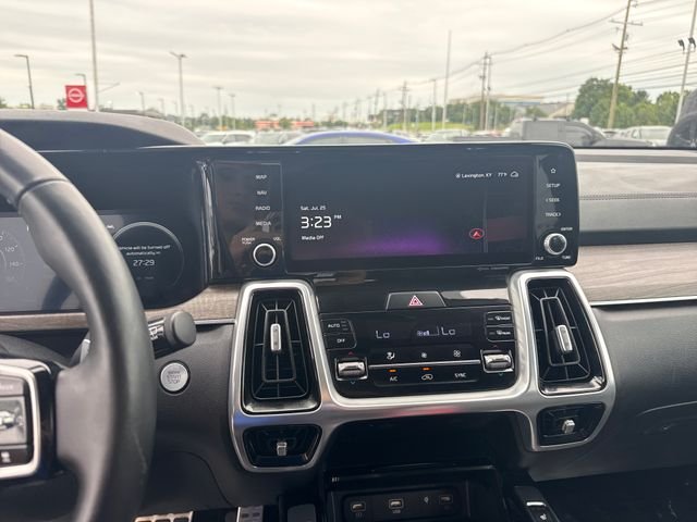Used 2022 Red Kia X-Line SX Prestige image 18