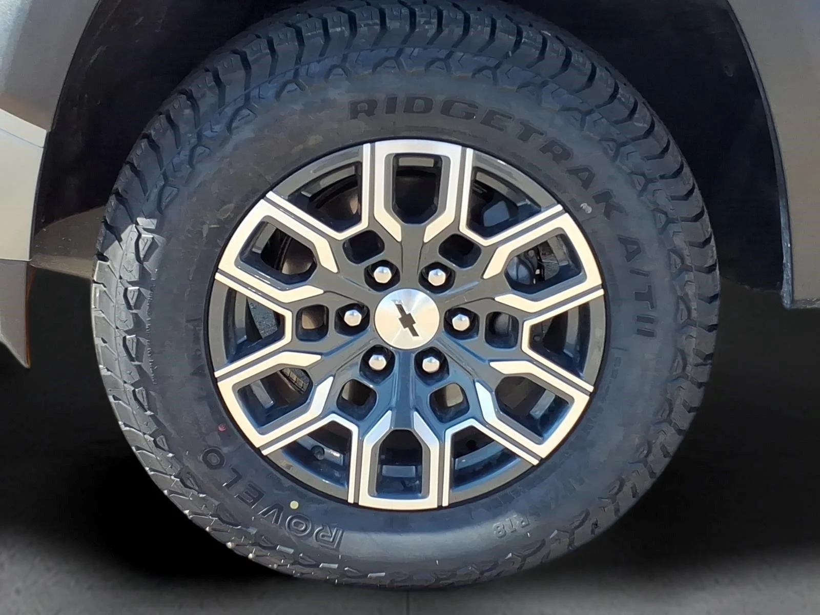Used 2024 Sterling Gray Metallic Chevrolet 4WD Z71 image 9