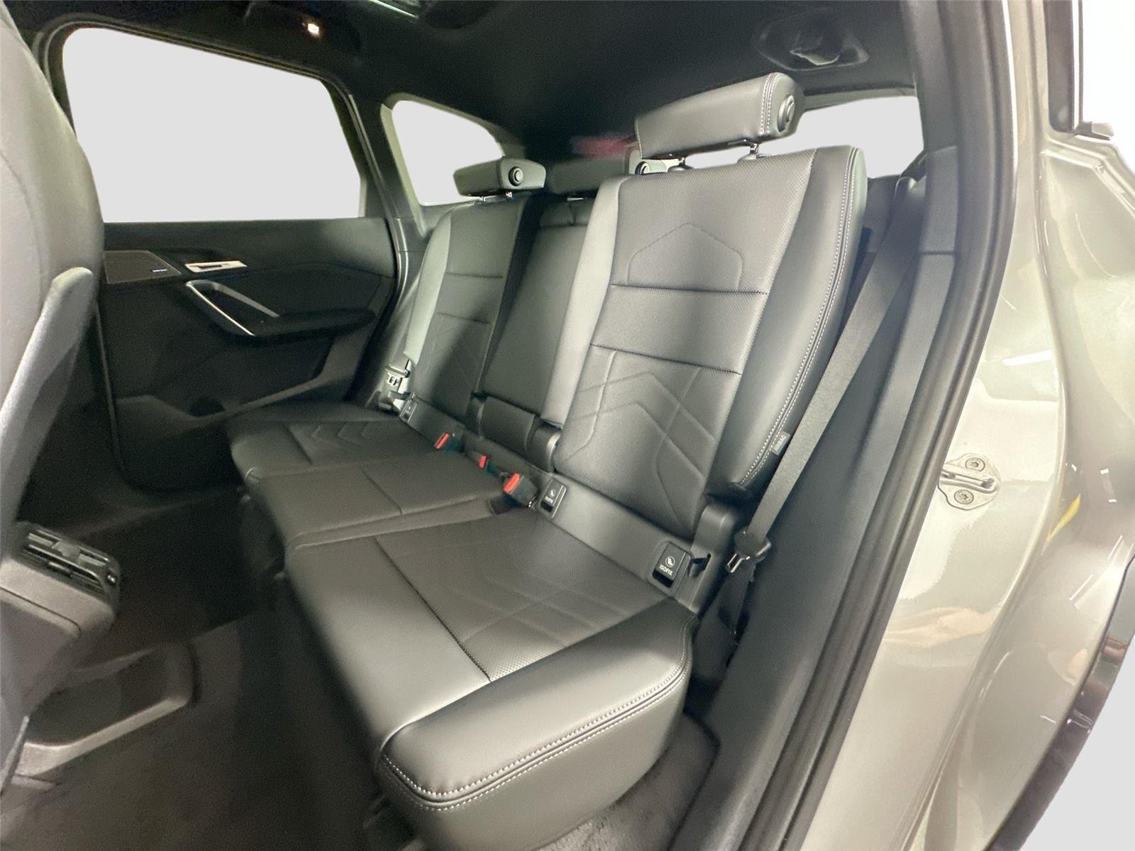 New 2026 Space Silver Metallic BMW xDrive28i image 26
