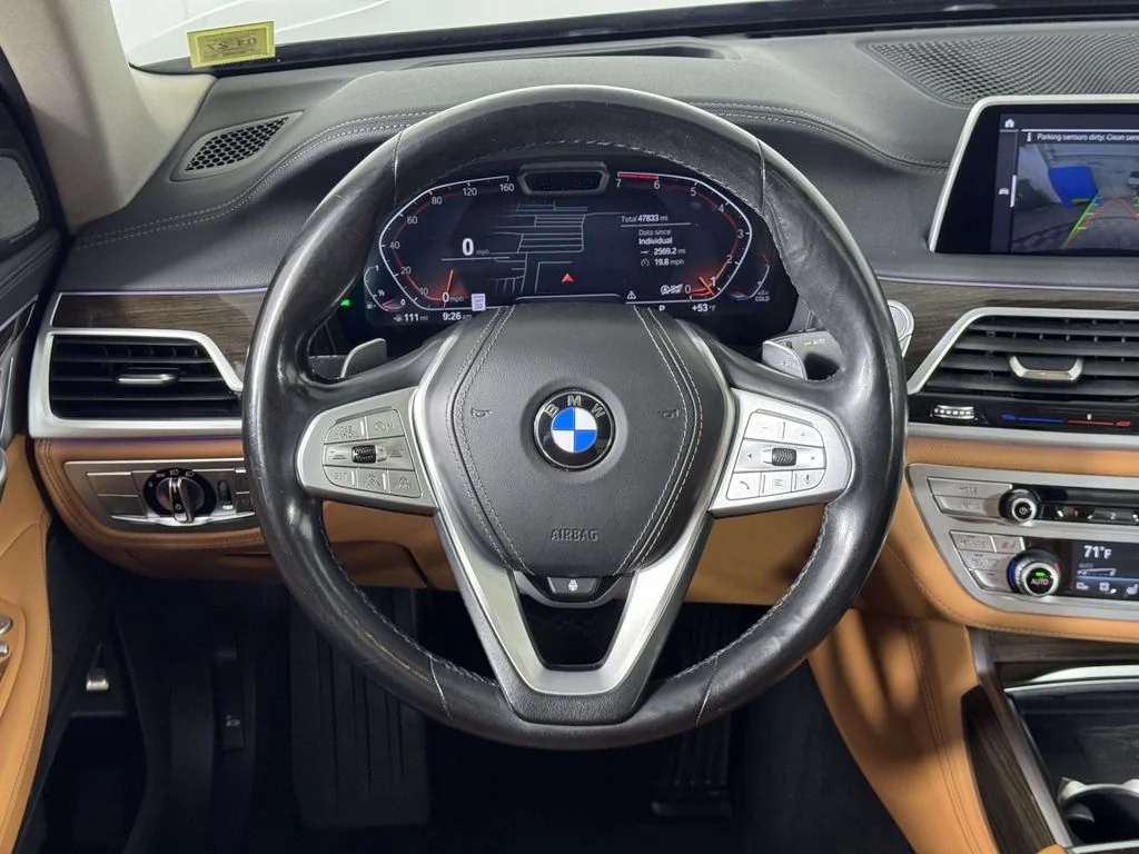 New 2022 Black BMW 750i xDrive image 20