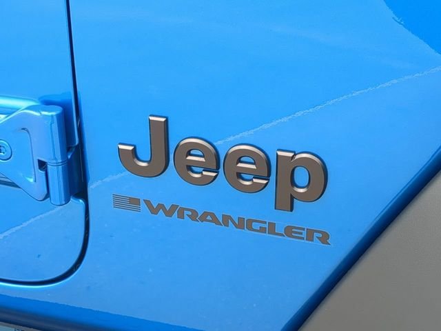 New 2027 Hydro Blue Pearl-Coat Paint Jeep  image 13