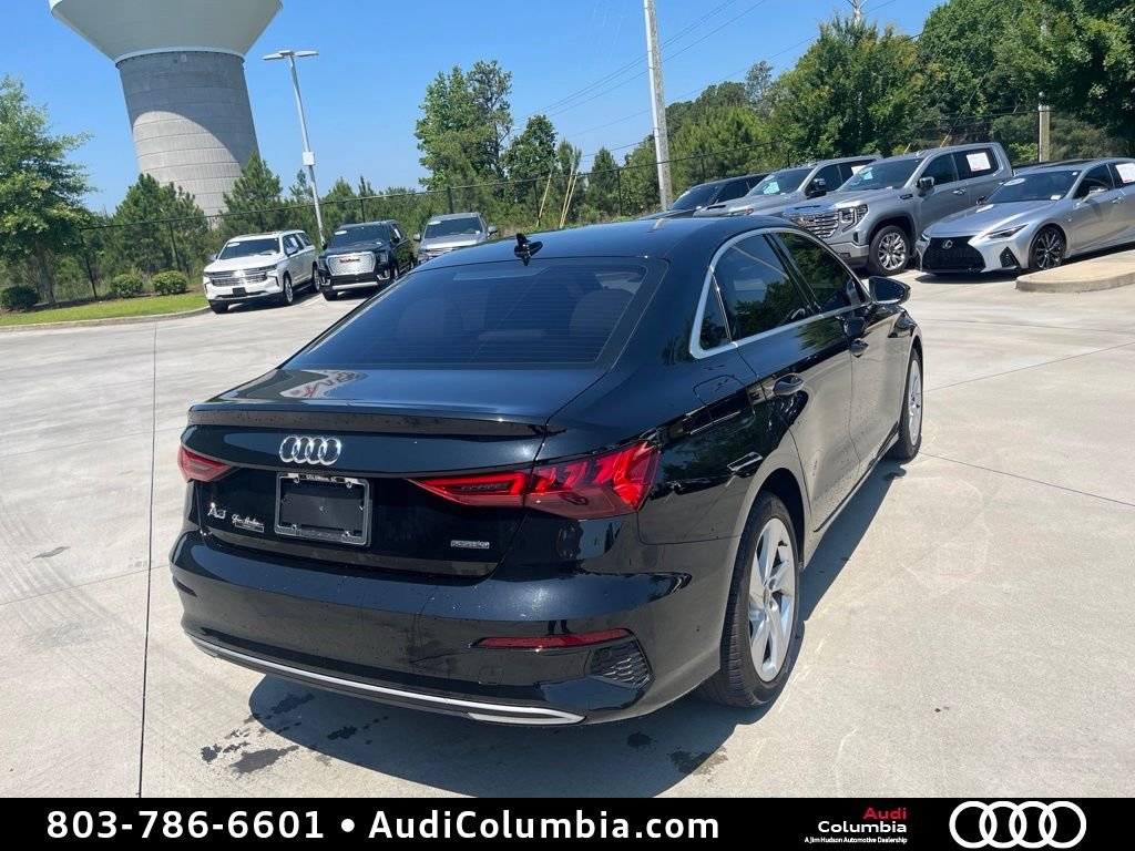 Used 2022  Audi 40 Premium image 4