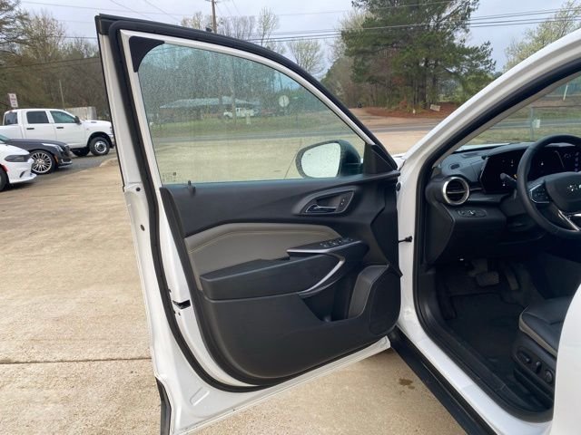 Used 2025 White Chevrolet ACTIV image 18