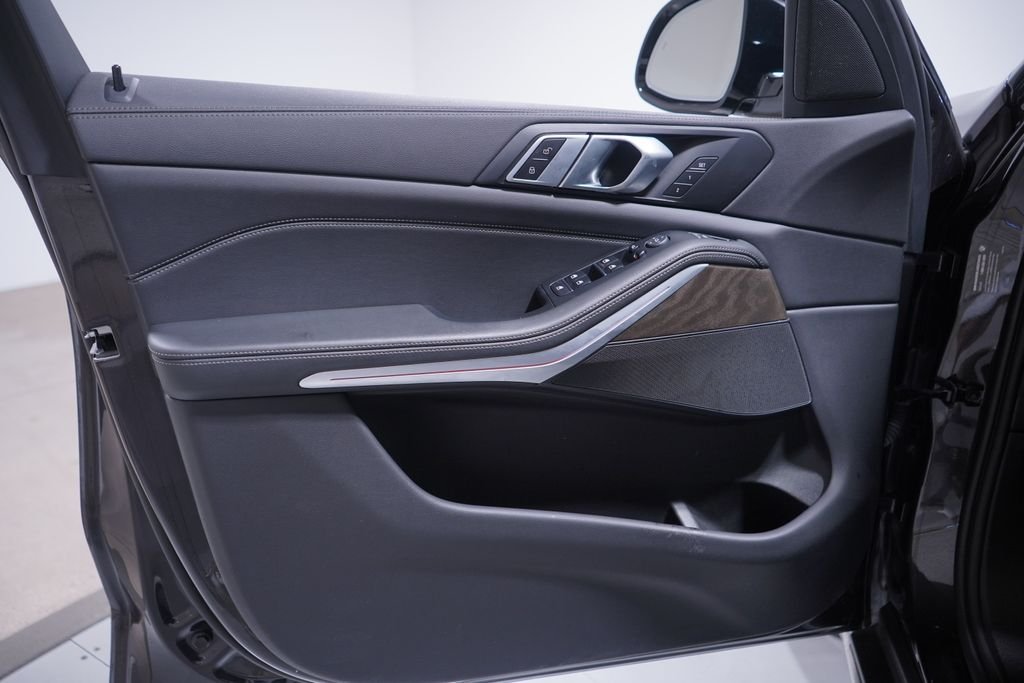Used 2023 Dark Graphite BMW xDrive40i image 16
