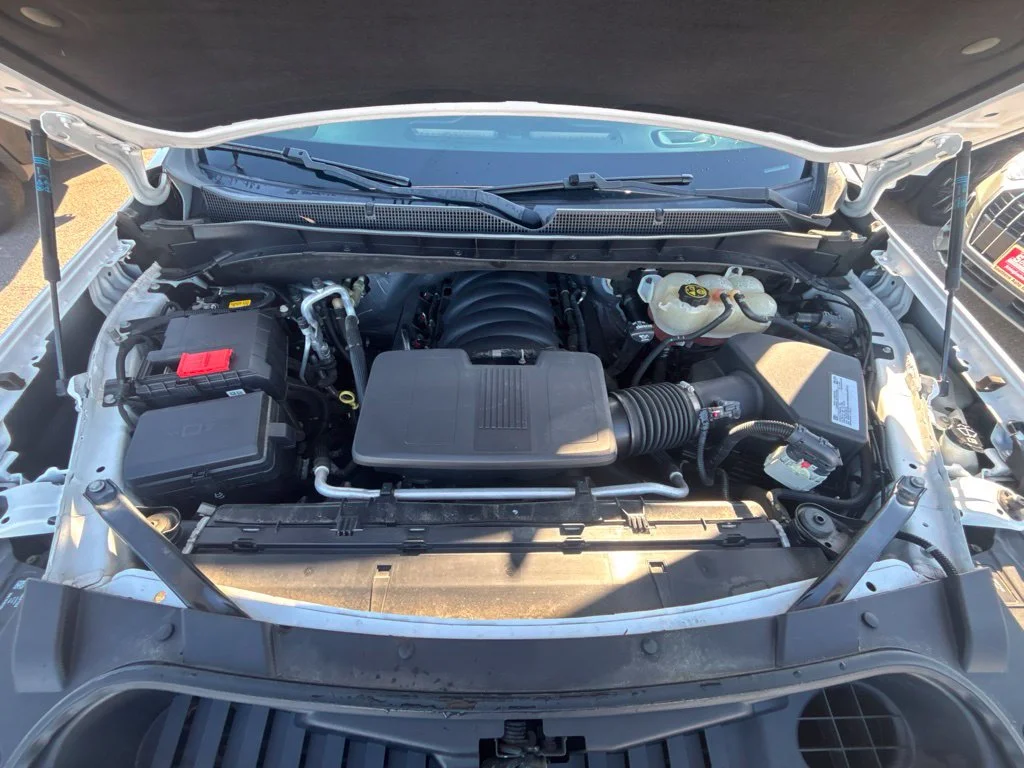 Used 2021 White Chevrolet LT image 10