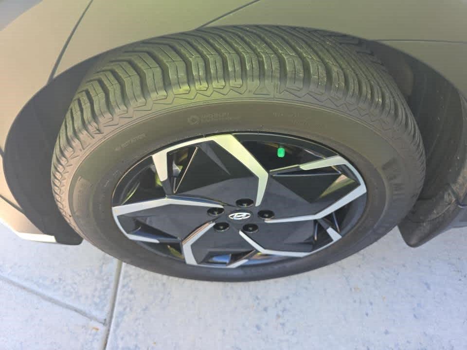 Certified Used 2023 Atlas White Hyundai SEL image 6