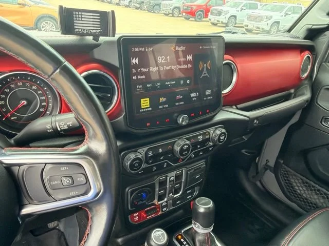 Used 2020  Jeep Rubicon image 24