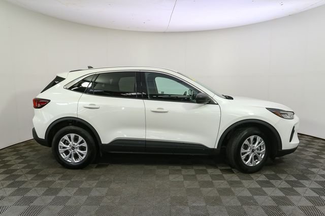 Used 2023 White Ford Active image 14