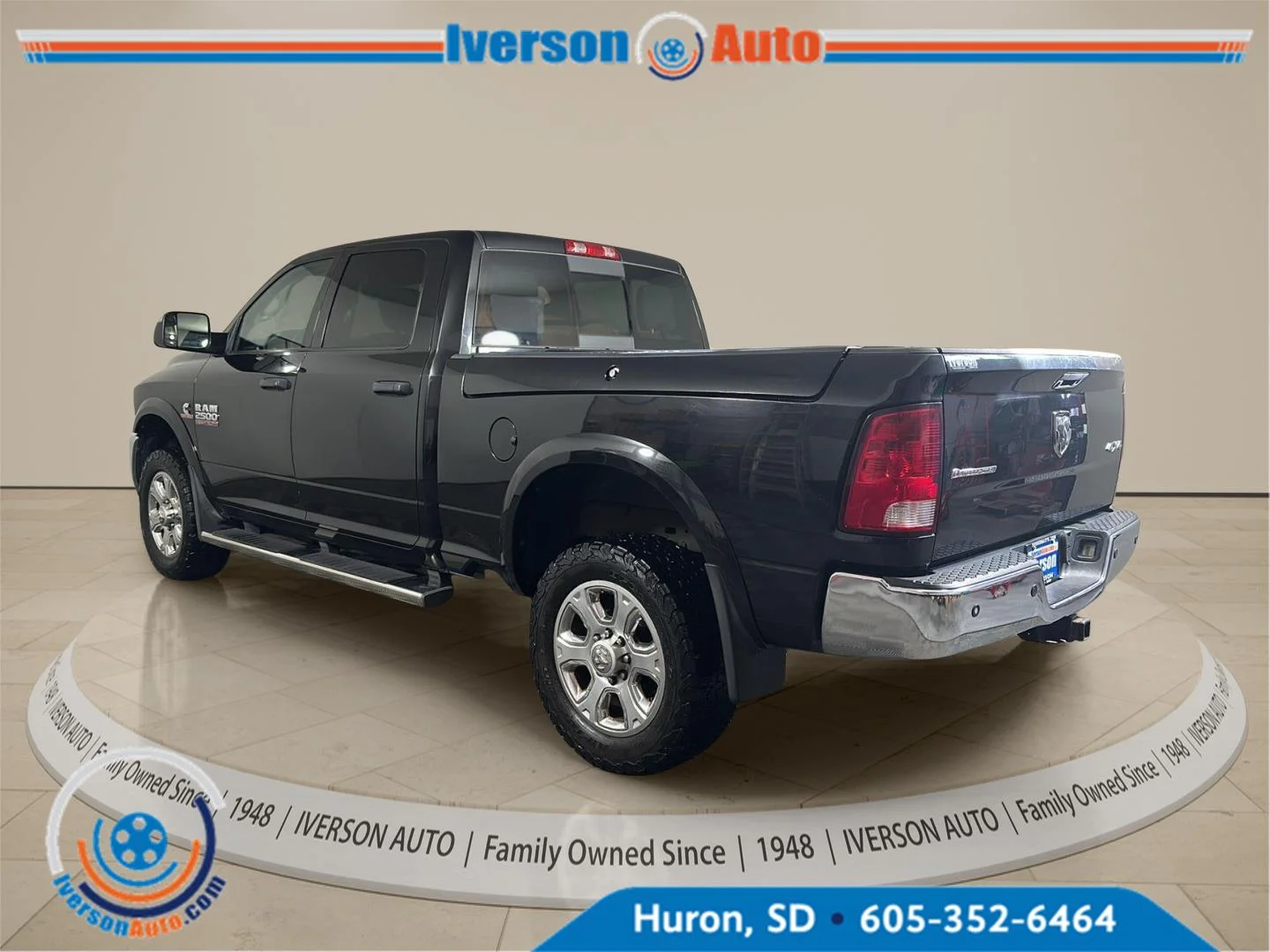 Used 2016 Brilliant Black Crystal Pearlcoat Ram Outdoorsman image 7
