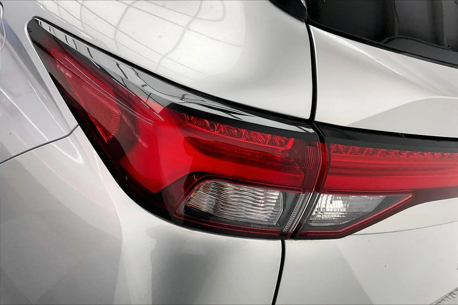 2023 Mitsubishi Outlander Plug-In Hybrid SE - Photo 28