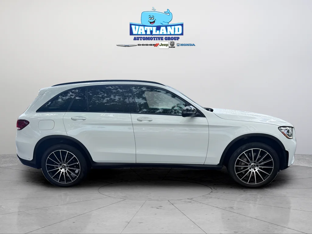 Used 2022  Mercedes-Benz GLC 300 image 6