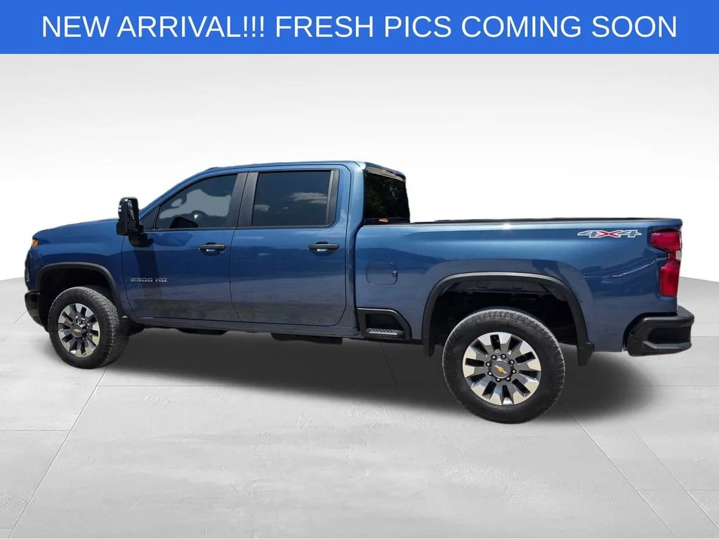 Used 2025 Lakeshore Blue Metallic Chevrolet Custom image 4
