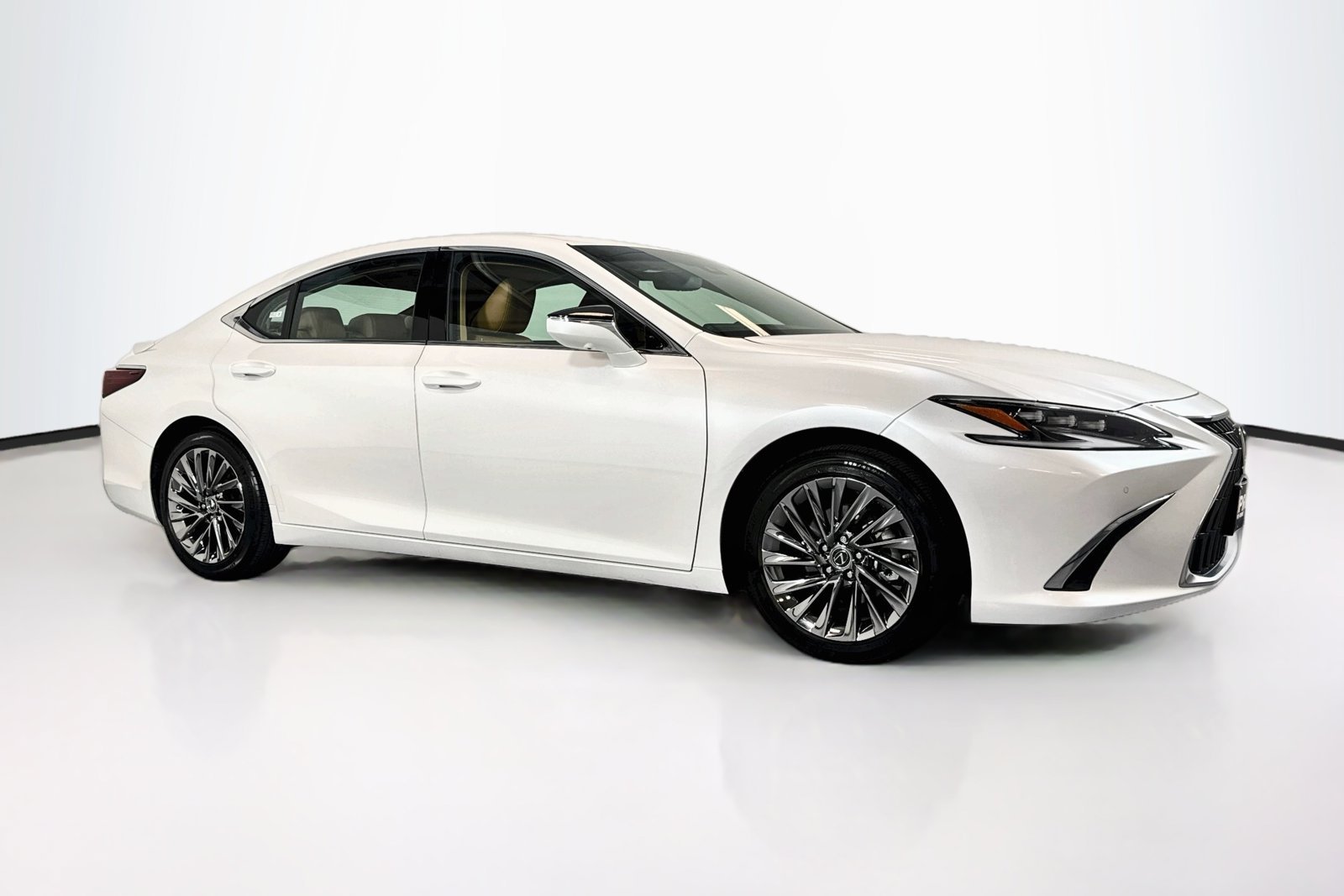 Used 2024 Eminent White Pearl Lexus ES 300h Ultra Luxury image 3