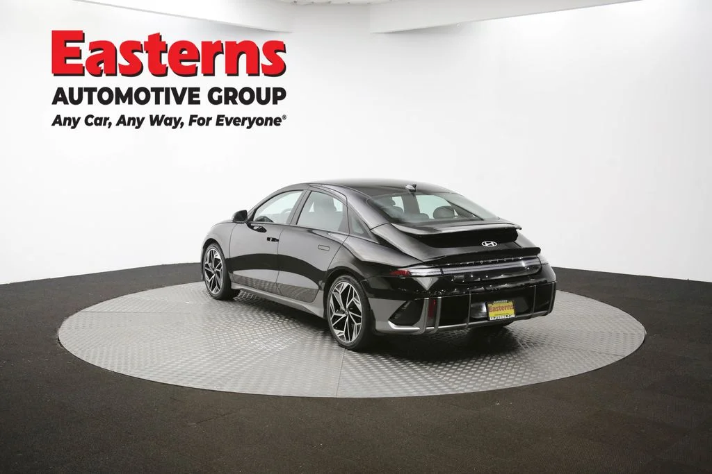 Used 2023 Black Hyundai SEL image 64