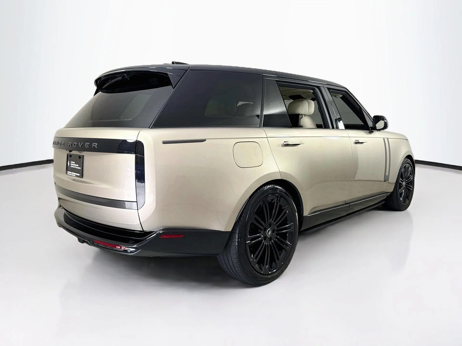 Used 2024 Batumi Gold Premium Metallic Land Rover Autobiography image 7