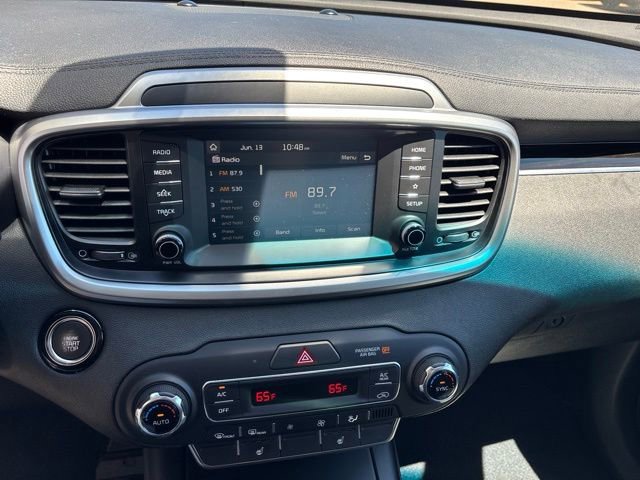 Used 2020 Snow White Pearl Kia S V6 image 19