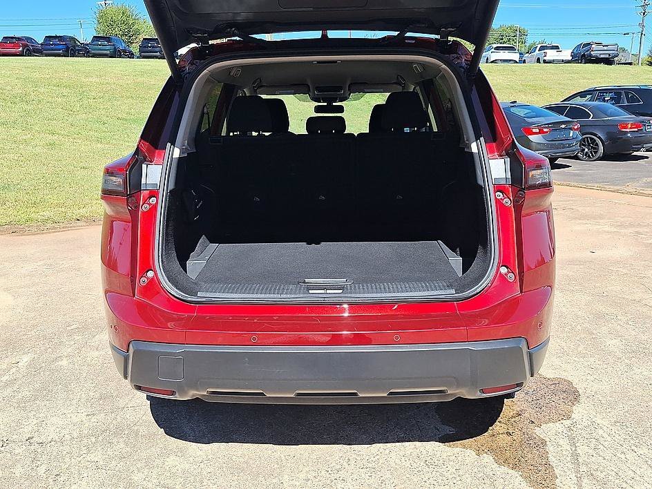 Used 2025 Scarlet Ember Tintcoat Nissan SV image 23