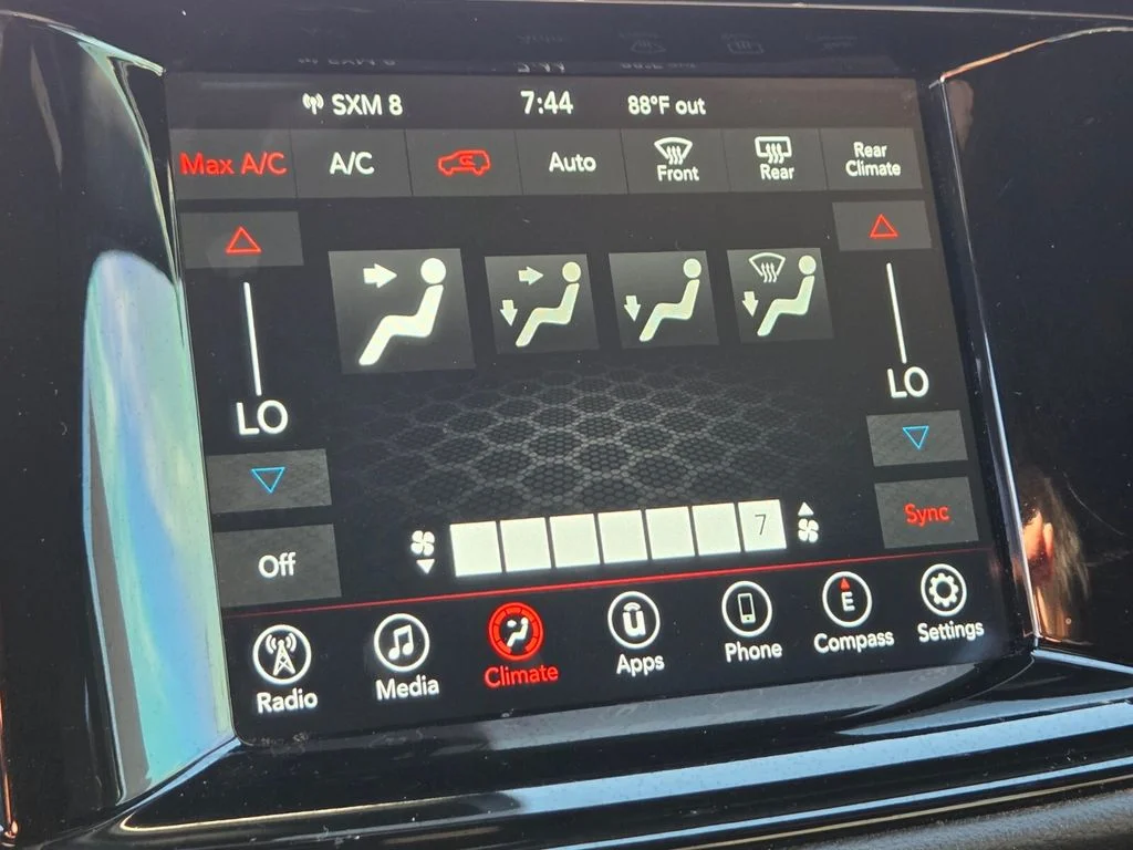 Used 2023 White Dodge SXT image 30