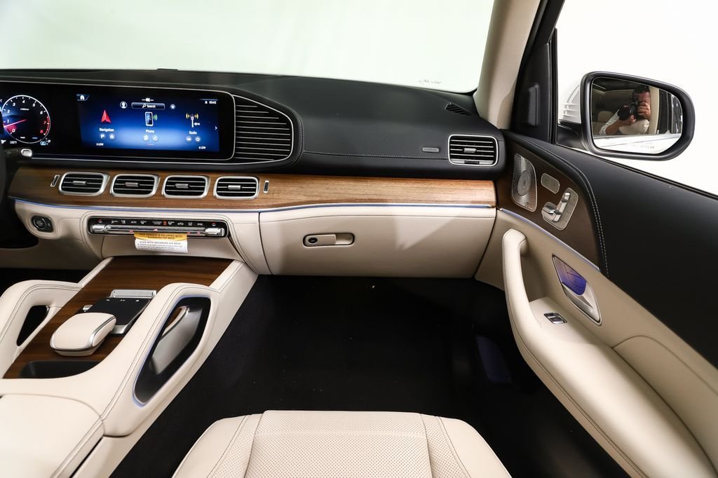 New 2026 MANUFAKTUR Moonlight White Metallic Mercedes-Benz GLE 350 image 18