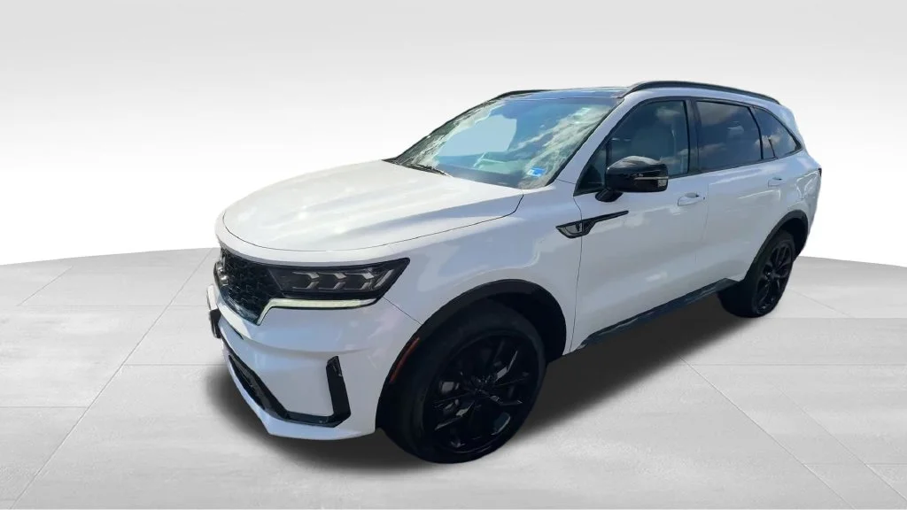 Certified Used 2023 White Kia SX image 12