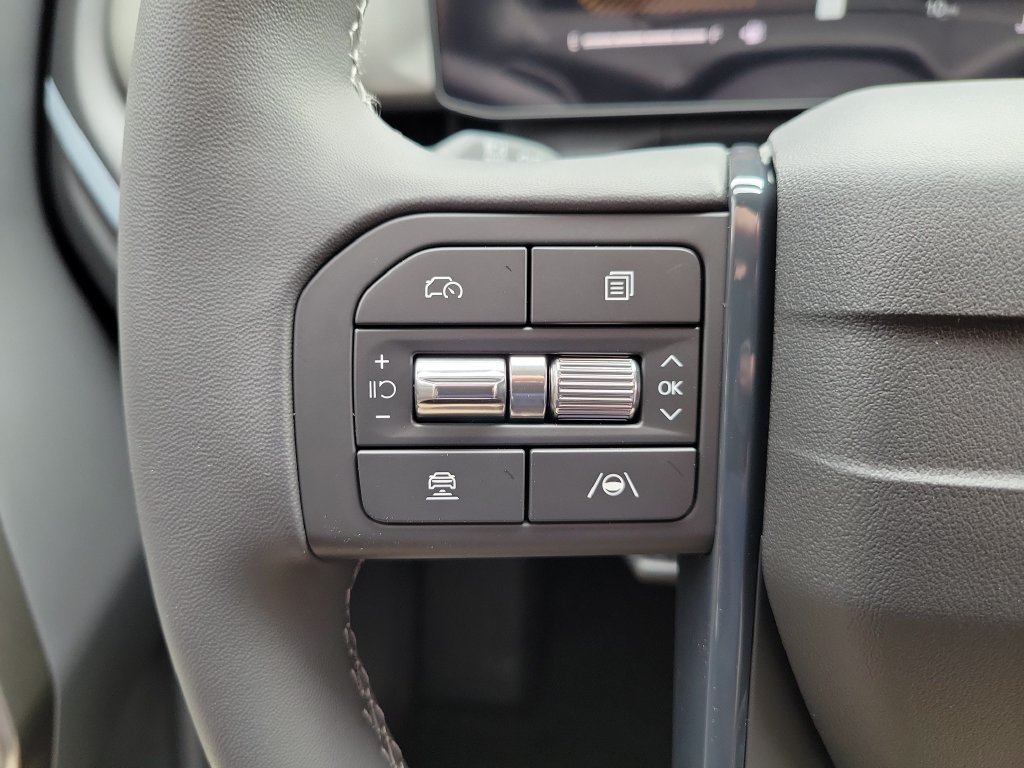 New 2027 Pale Gray Kia S image 23