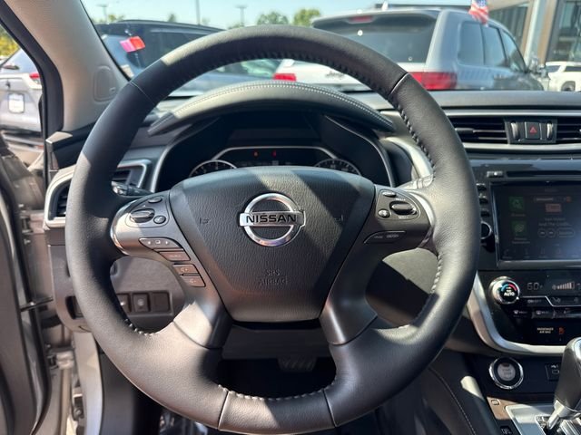 Used 2019 Silver Nissan Platinum image 16