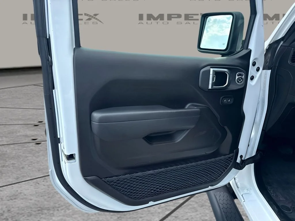 Used 2025 White Jeep Sport S image 22