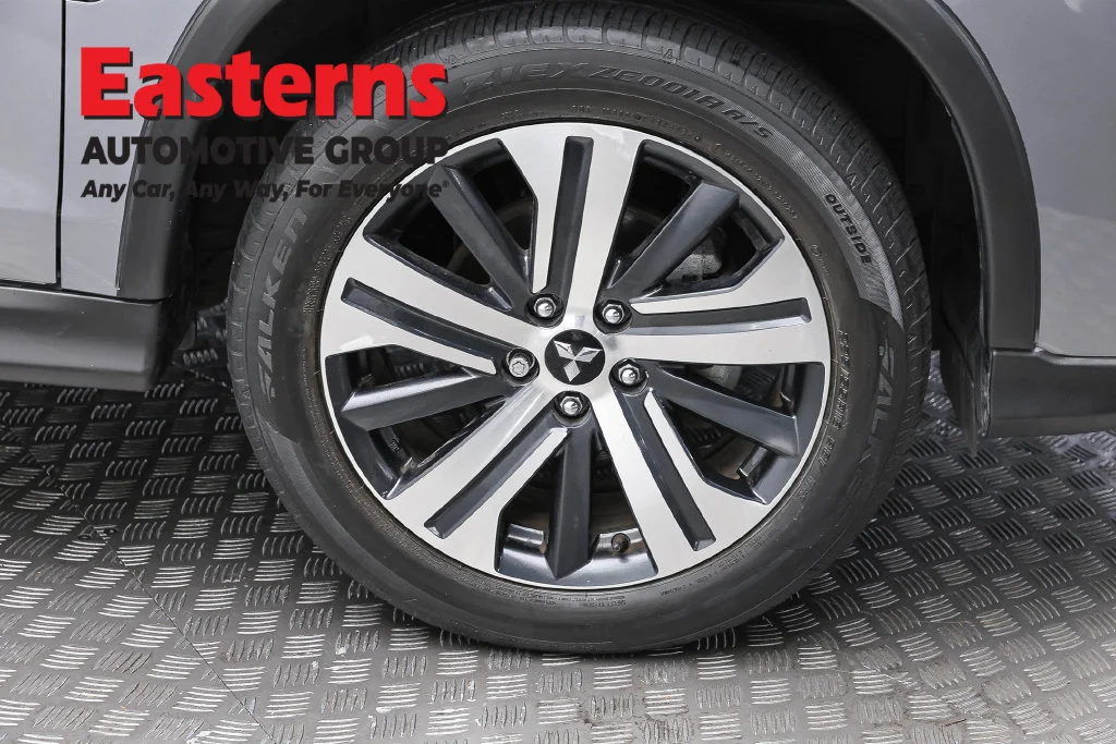 Used 2024 Gray Mitsubishi 2.0 ES image 30