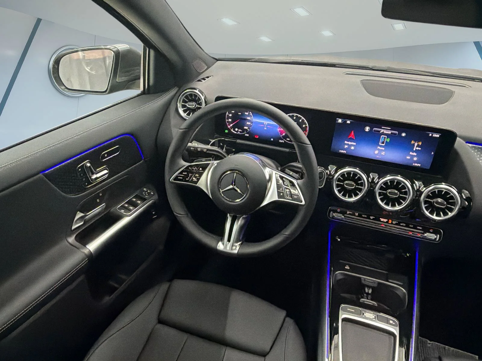 Used 2026 Grey Mercedes-Benz GLA 250 image 23