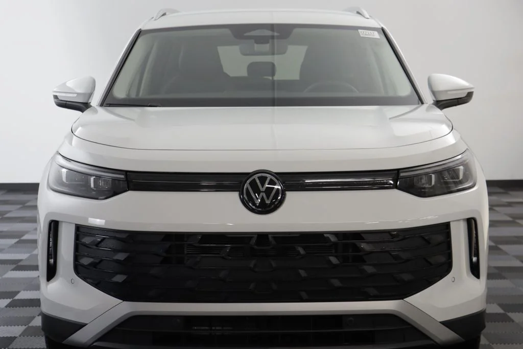 New 2026 Pure White Volkswagen 2.0T SE image 22