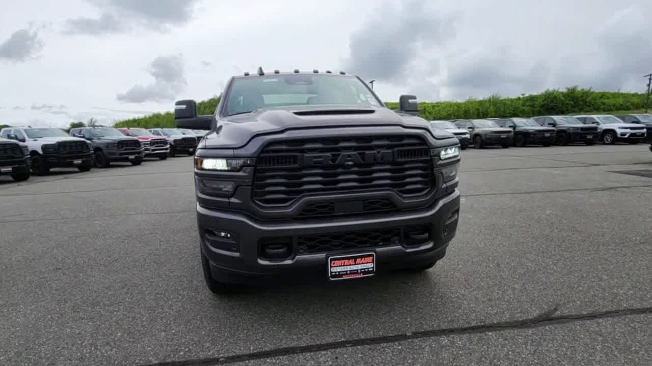New 2026 Granite Crystal Metallic Clearcoat RAM Black Express image 3