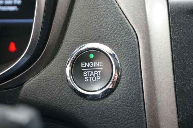 Used 2020 GREY Ford SE image 28