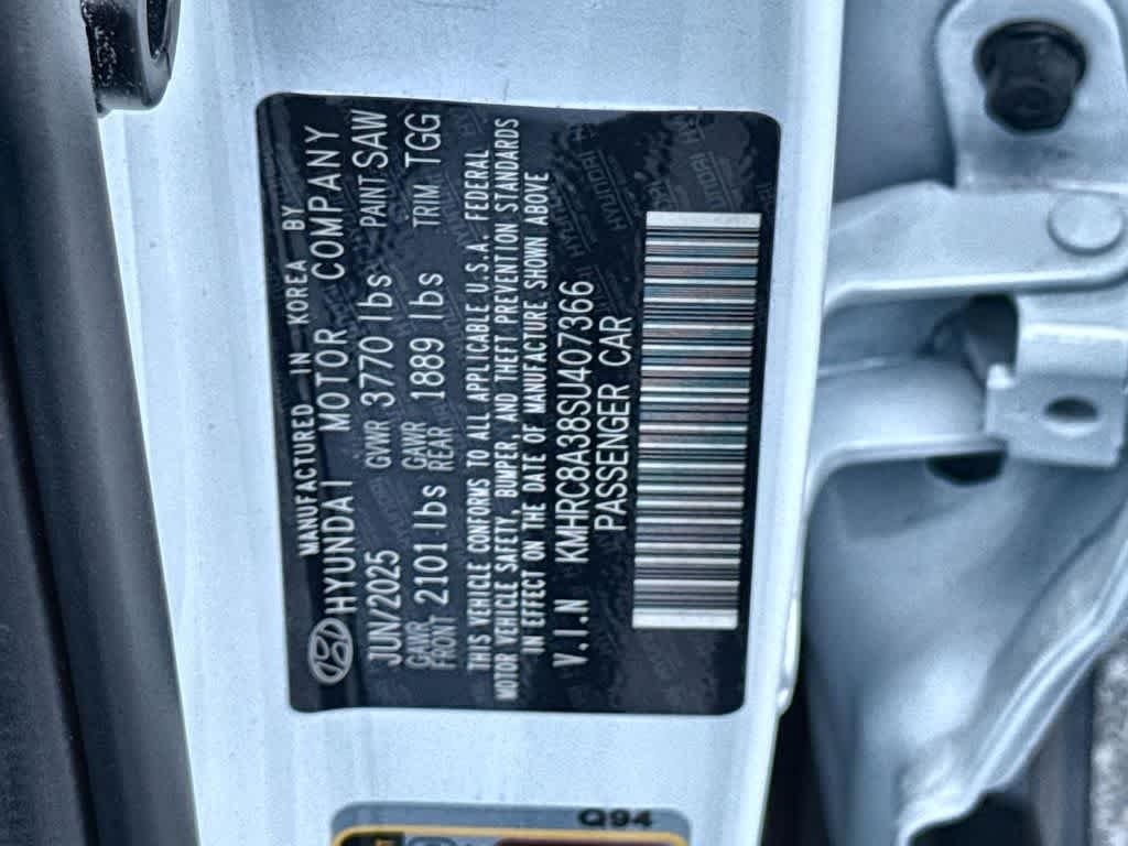 Used 2025 Lunar White Hyundai SEL image 29
