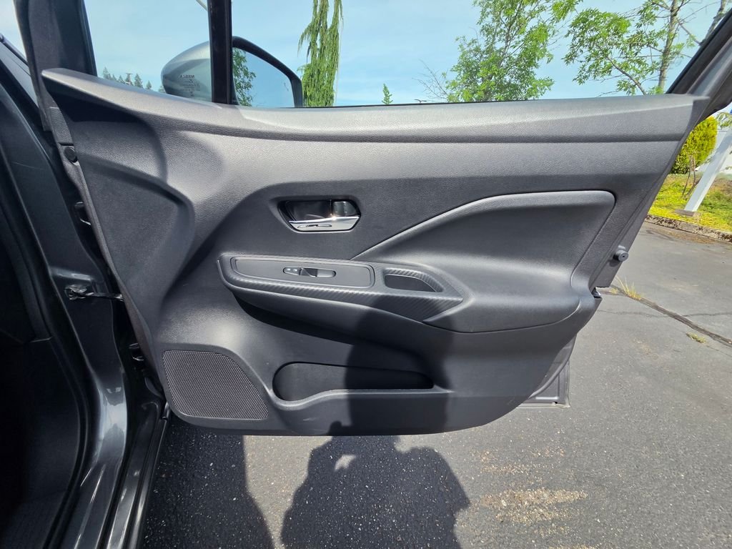 2025 Nissan Versa Sedan SV - Photo 17