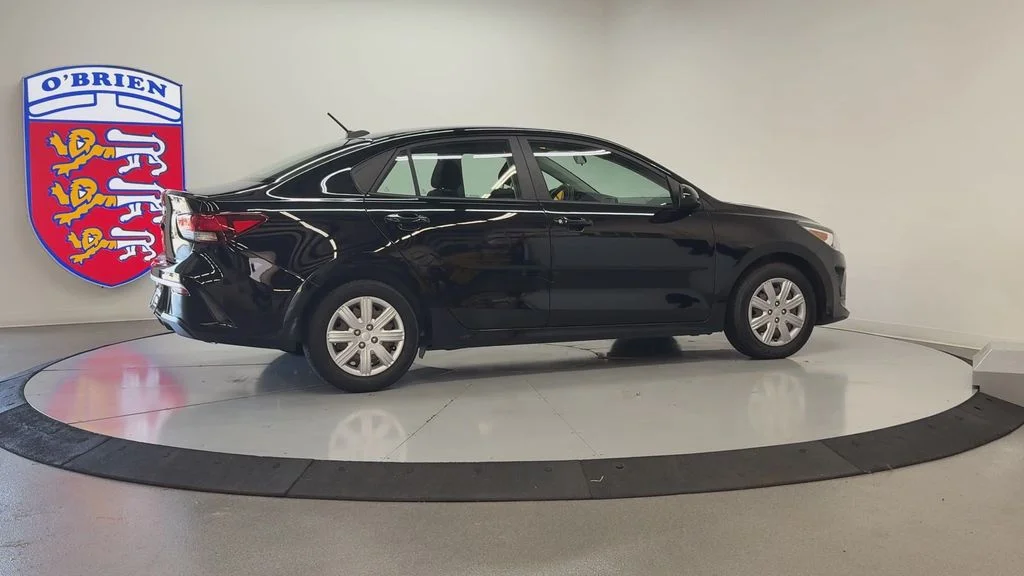 Used 2021 Aurora Black Kia LX image 4