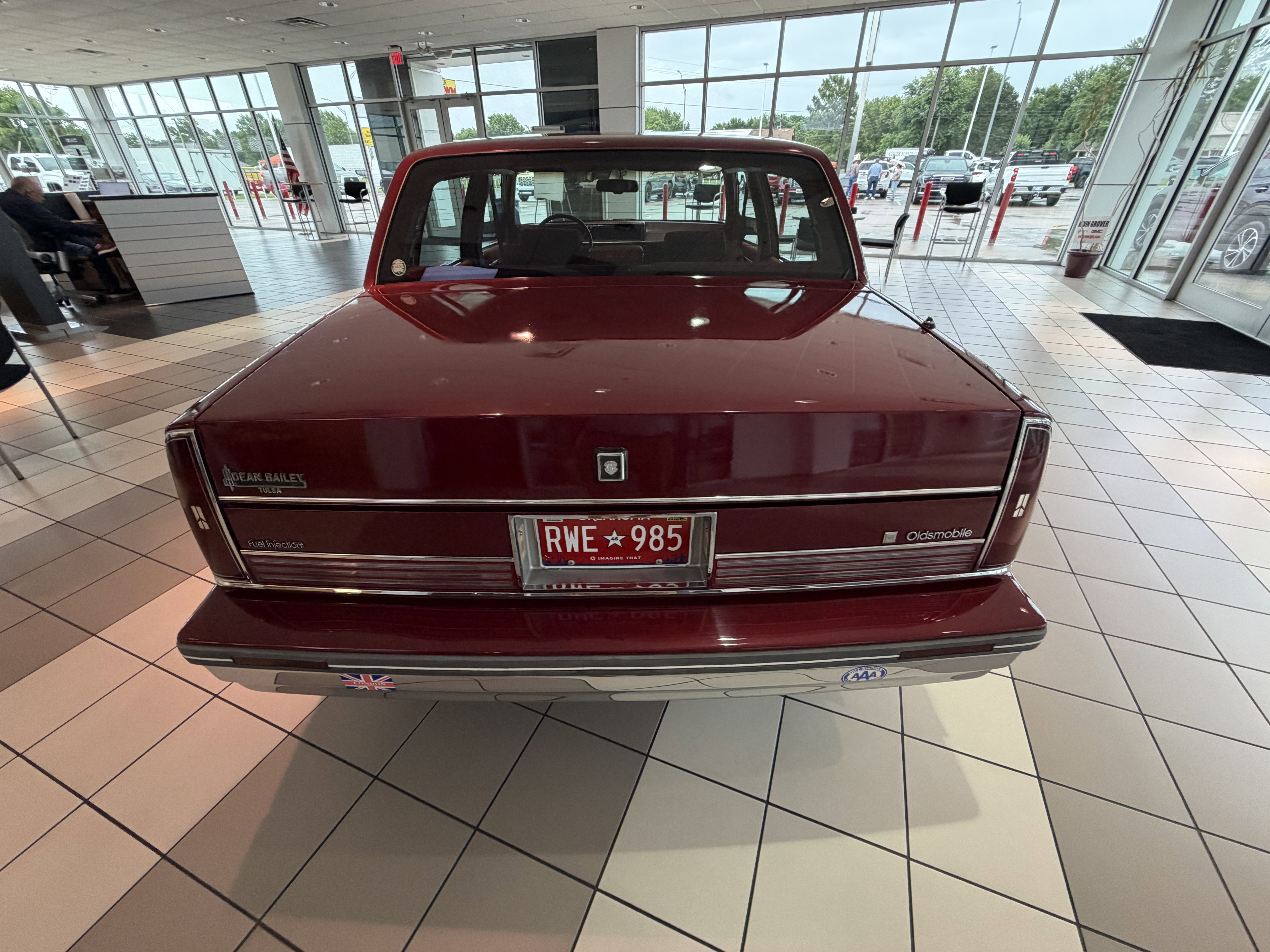 Used 1989 Burgandy Oldsmobile Regency Brougham image 19