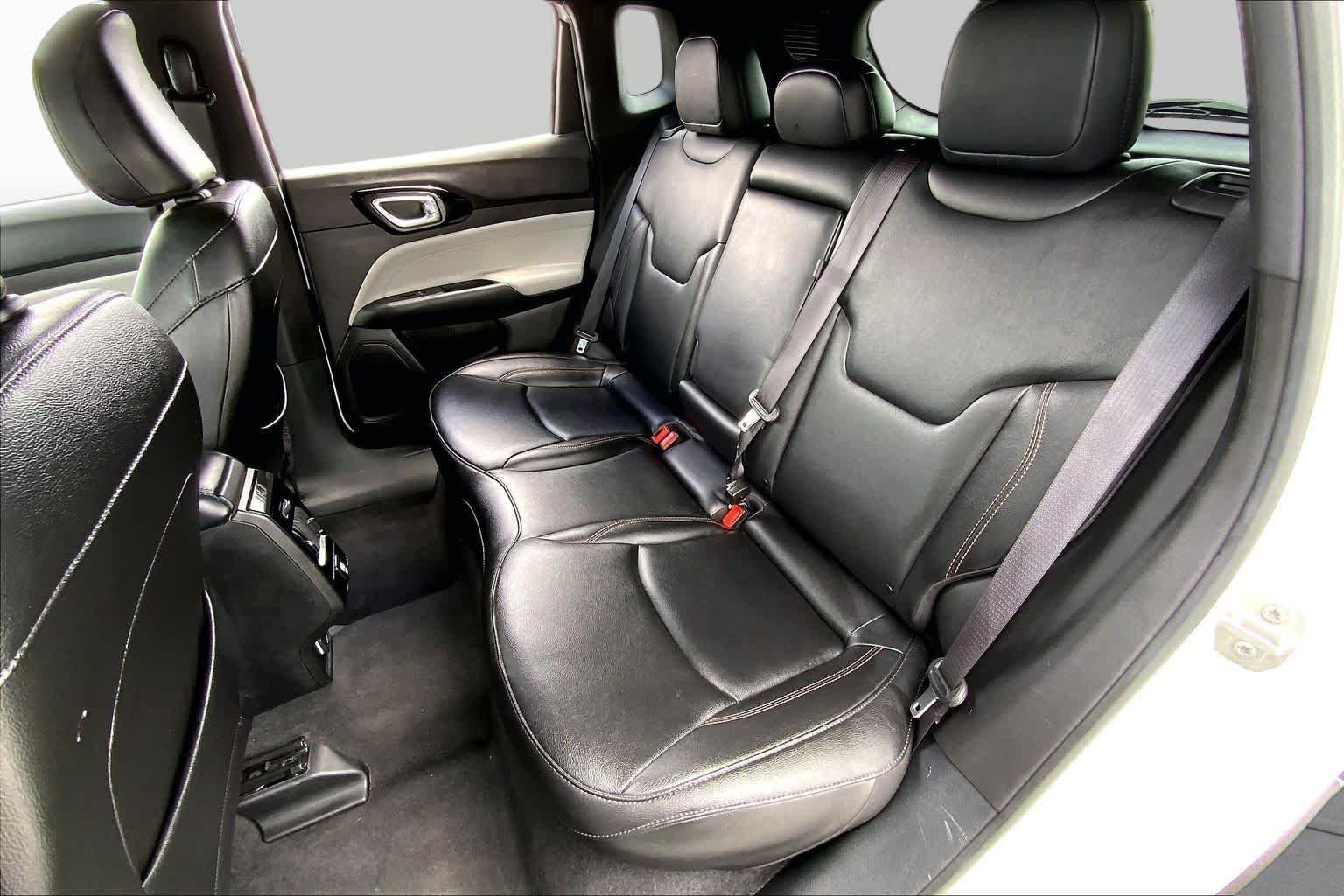 Used 2024 Bright White Clearcoat Jeep Limited image 20