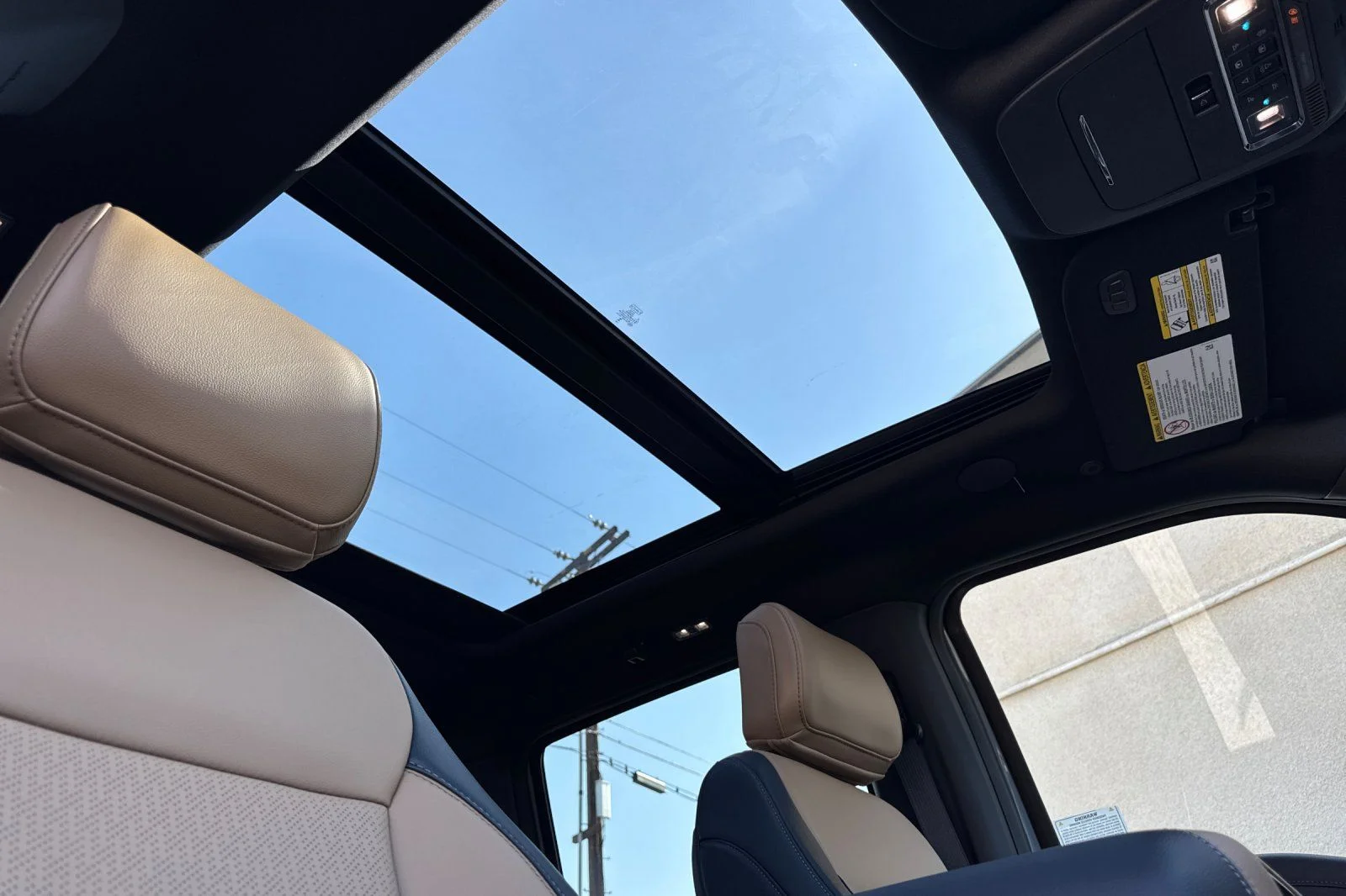 New 2026 Glacier Gray Metallic Tri-Coat Ford F-250® Lariat® image 19