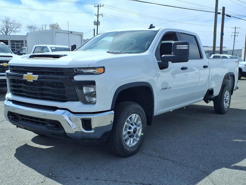 New 2026 Summit White Chevrolet WT image 8