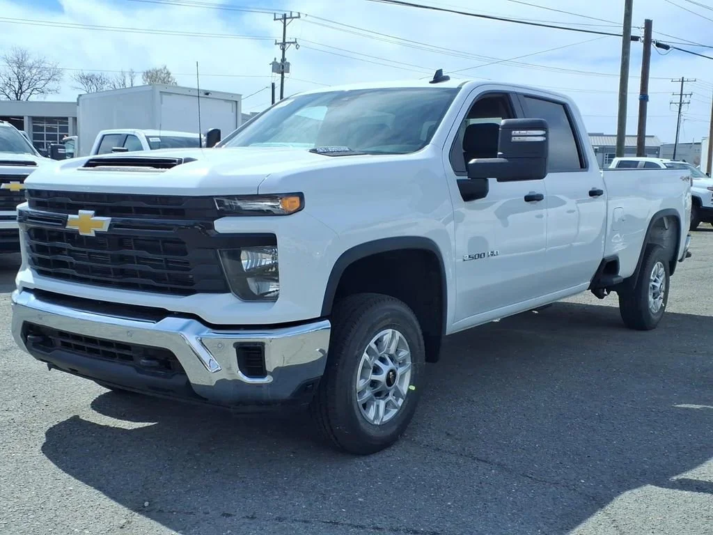 New 2026 Summit White Chevrolet WT image 8