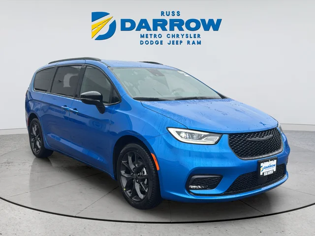 New 2026 Hydro Blue Pearl-Coat Exterior Paint Chrysler Select image 7
