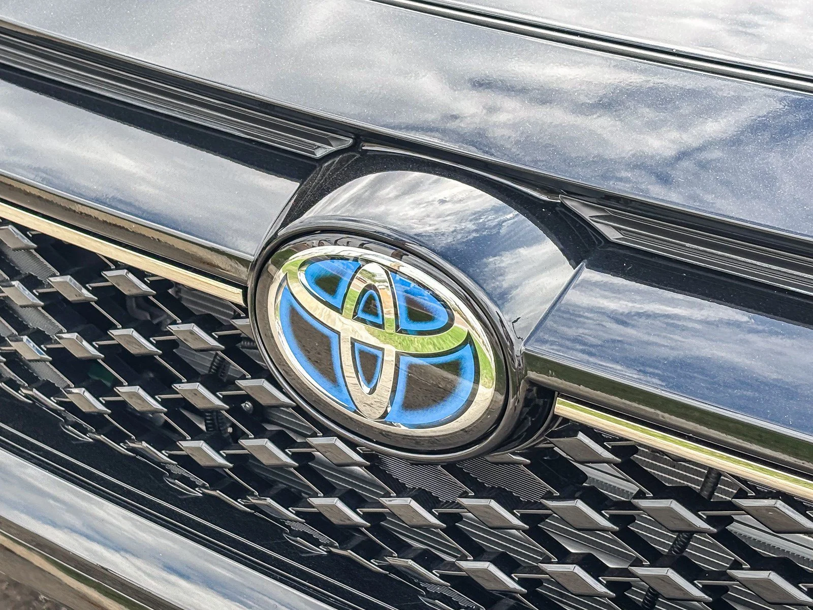 Certified Used 2024 Midnight Black Metallic Toyota SE image 9
