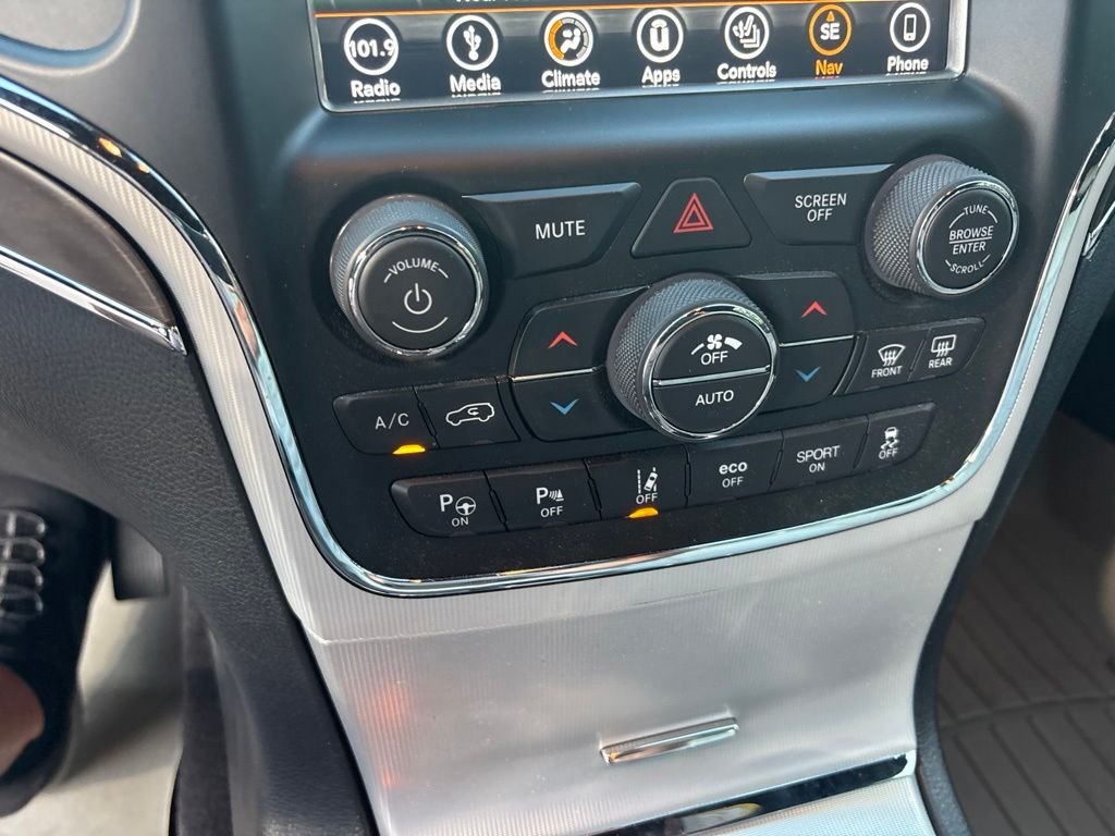 Used 2018 White Jeep Limited image 31