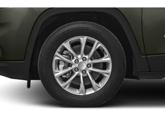 Used 2022 Granite Crystal Metallic Clearcoat Jeep Latitude Lux image 14