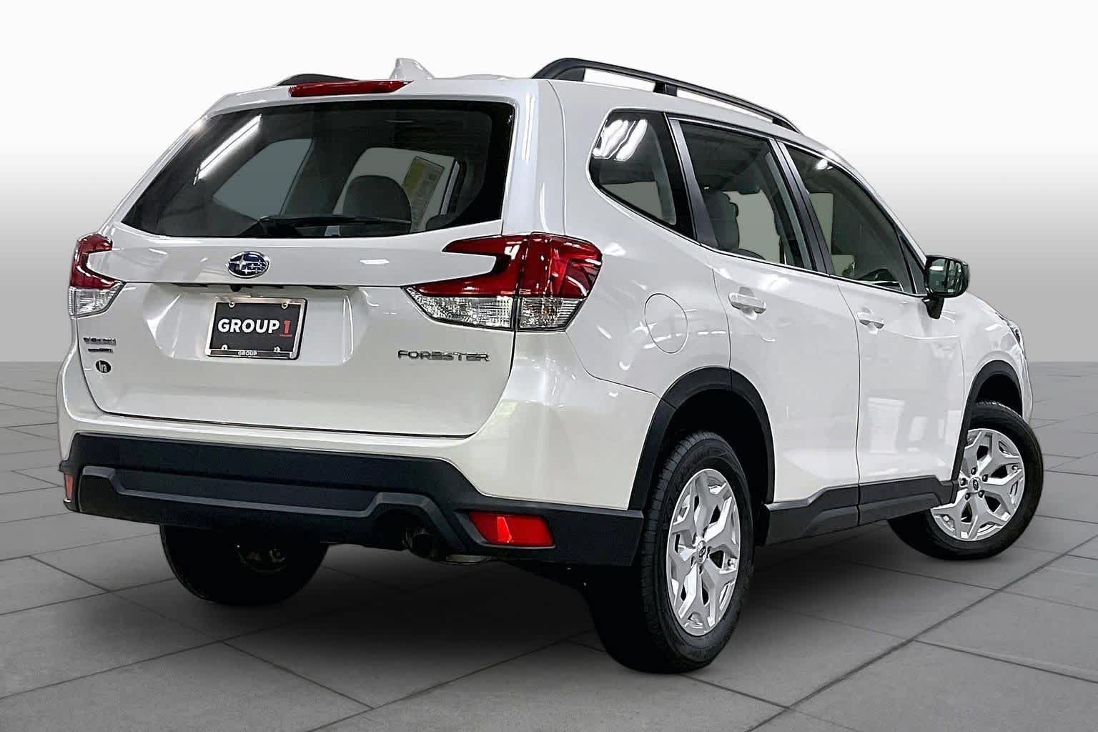 Used 2020 Crystal White Pearl Subaru  image 13