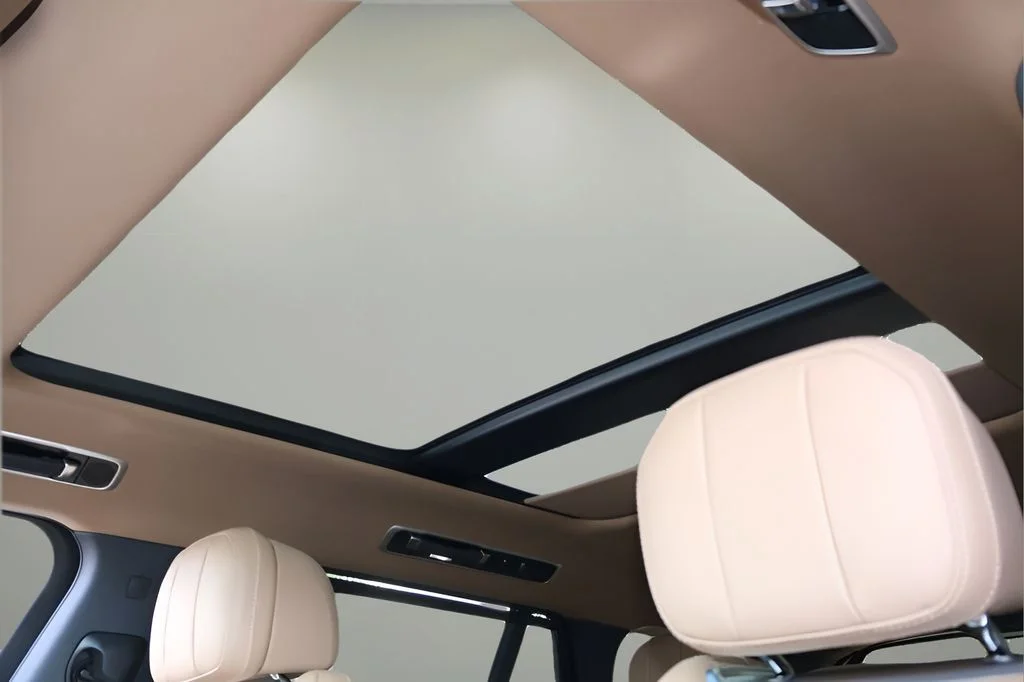 New 2026 Belgravia Green Land Rover SE image 26