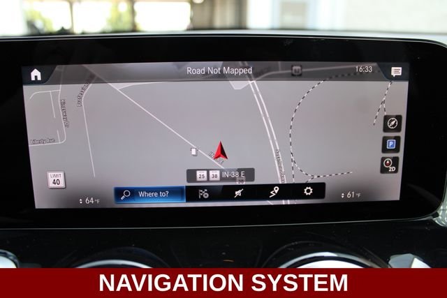 Used 2022  Mercedes-Benz GLB 250 image 5