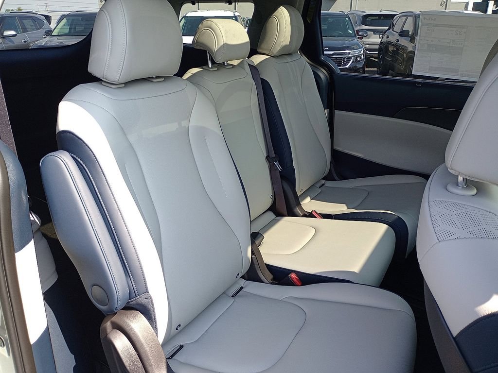 2026 Kia Carnival SX - Photo 8